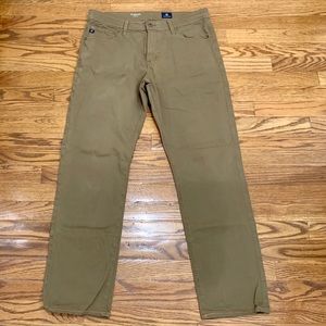 AG The Graduate Tailored Leg Jeans. Size 33.
